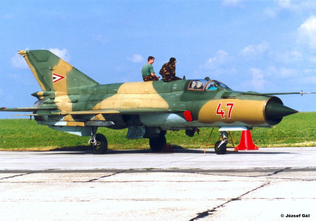 _mig_21bis_47_3_23gj.jpg